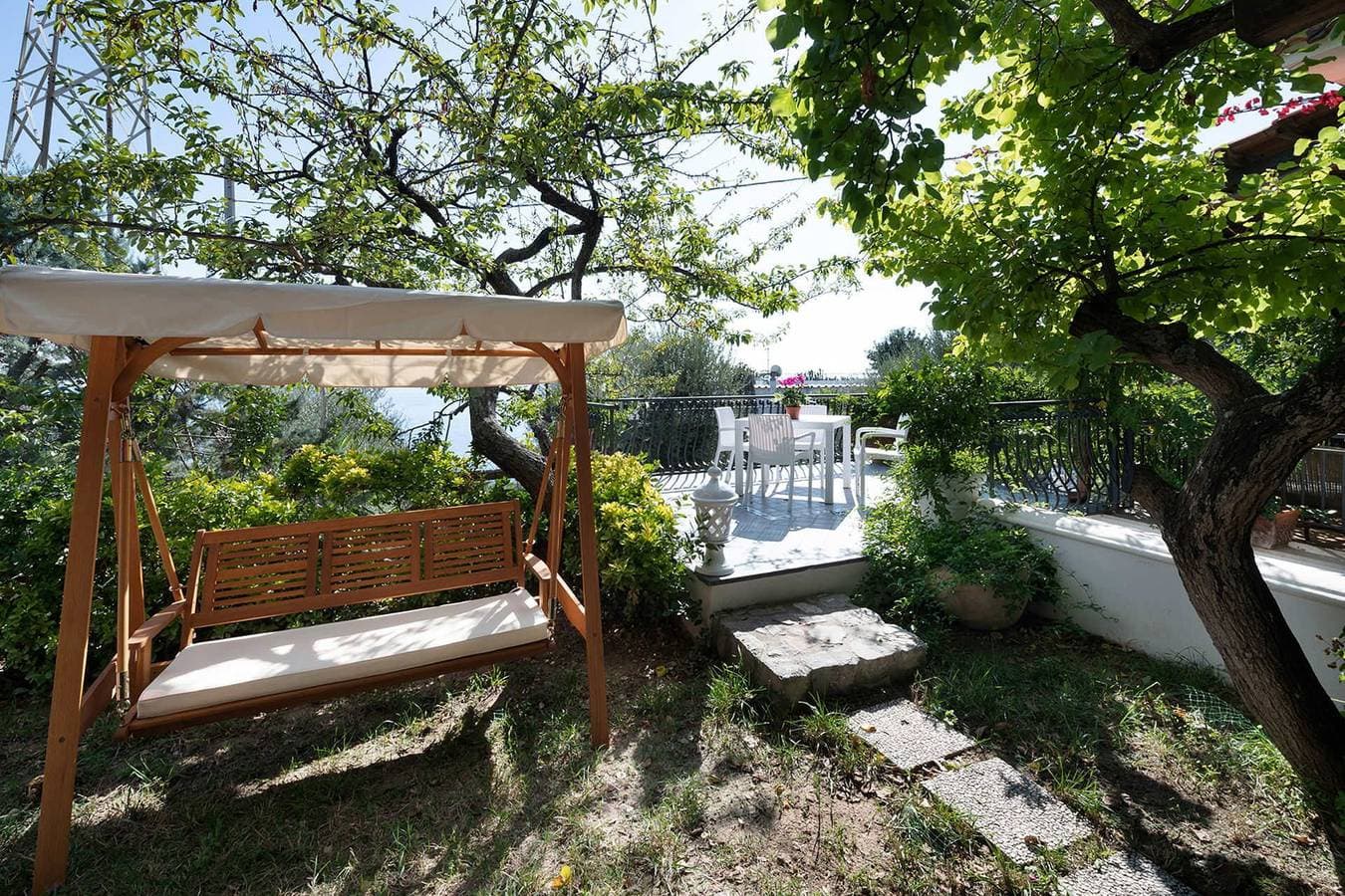 Foto 4 von 37: Villa für 6 Personen mit Garten