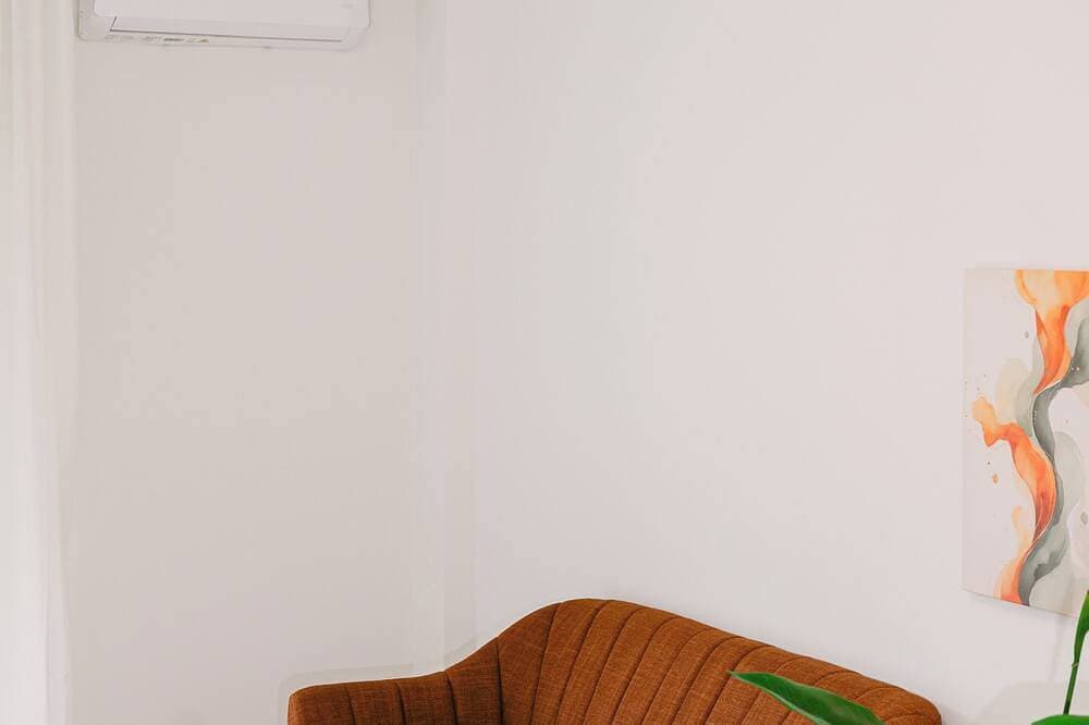 Foto 11 von 28: Spacious 2-bedroom apartment with AC in Nea Smirni