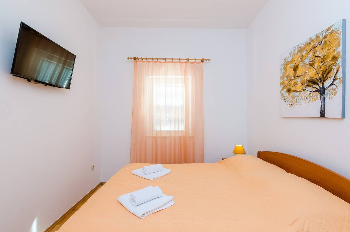Foto 2 von 19: Ferienwohnung für 4 Personen mit Garten