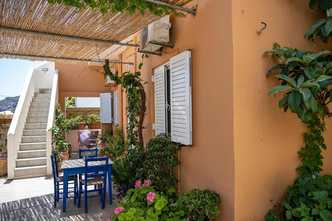 Katerina Rooms & Studios 1