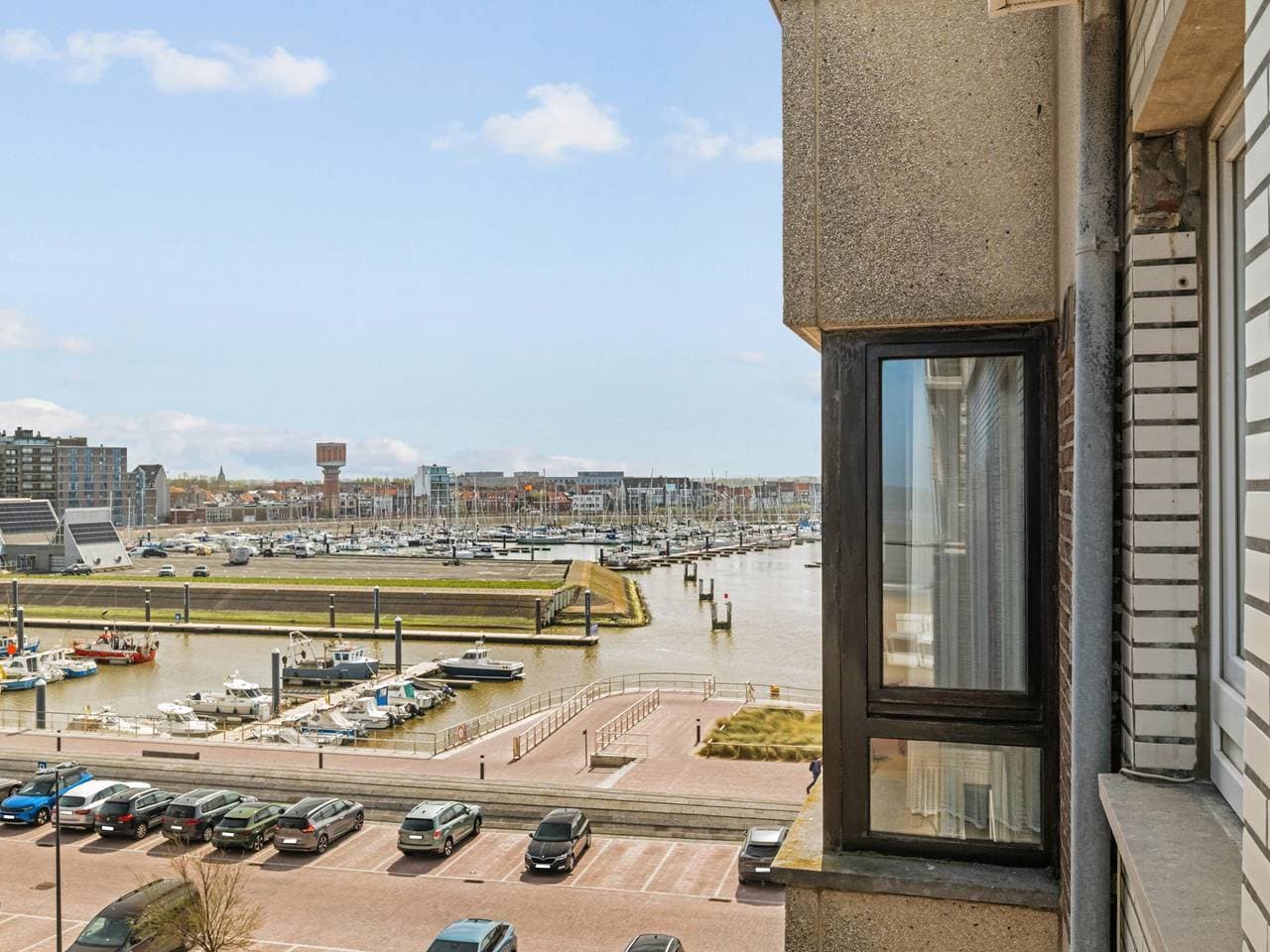 Foto 12 von 14: Studio mit Blick auf den Hafen.