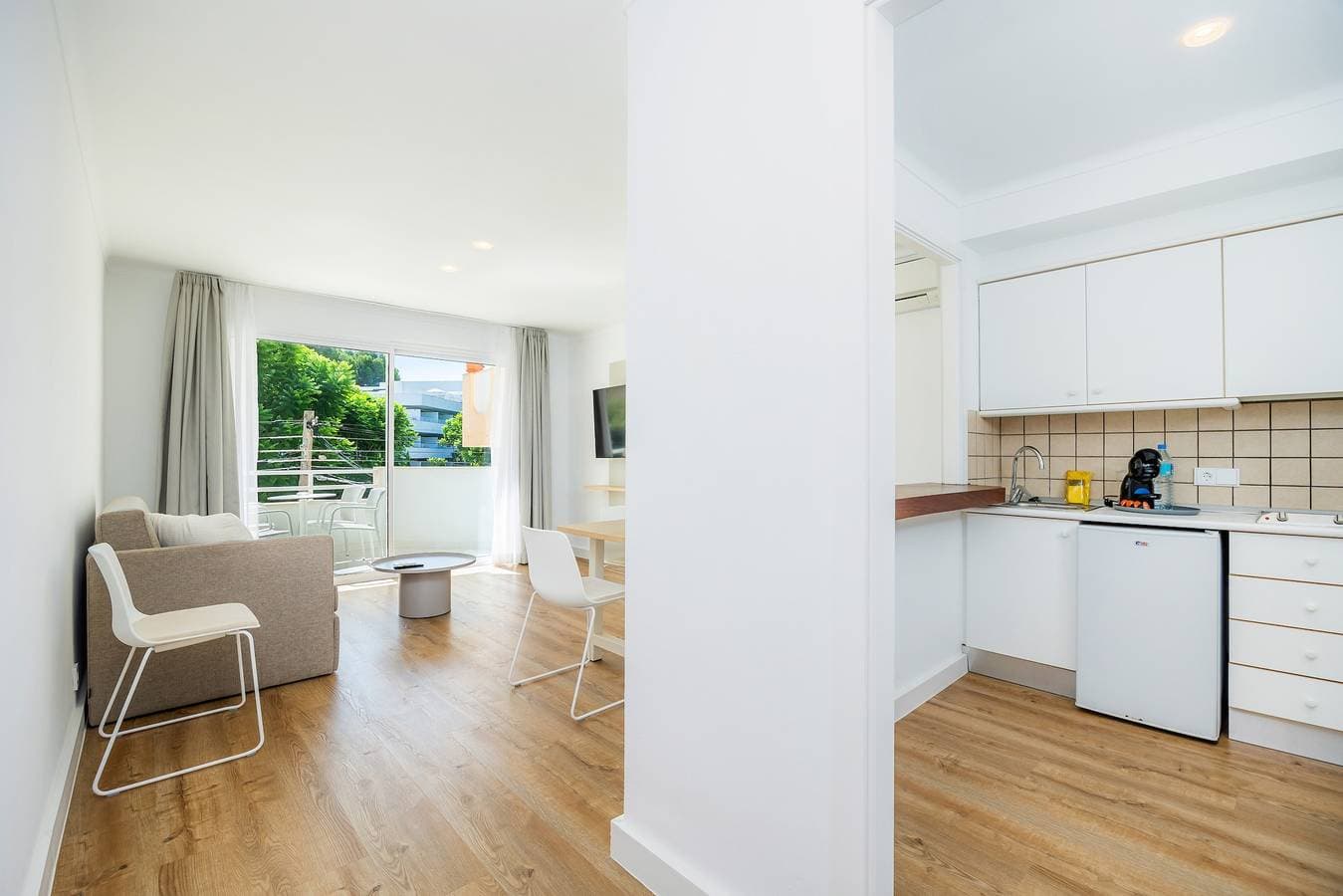 Foto 5 von 30: Ferienwohnung 'Apartament Massanet 1a' mit Balkon, WLAN und Klimaanlage