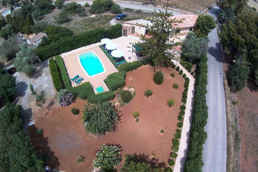 Foto 11 von 27: Haus in der Gegend von Cala Bona, mit Pool und Garten