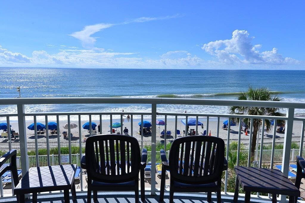 Foto 2 von 47: Erstaunlicher Luxus direkt am Meer 1Bd / 1Ba, modernes Dekor. Schöner Ort!