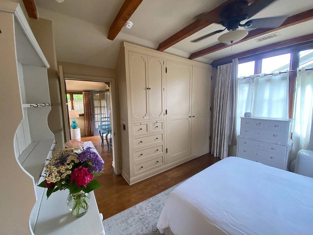 Foto 10 von 10: The Charming Tudor Cottage Apartment