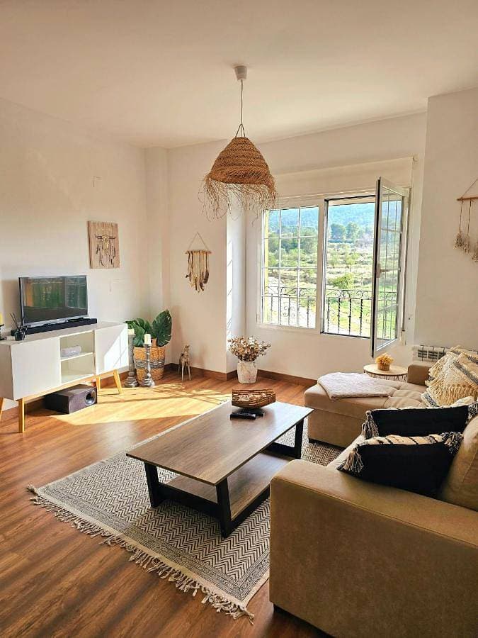 Foto 5 von 40: Two-Bedroom Apartment with Mountain View