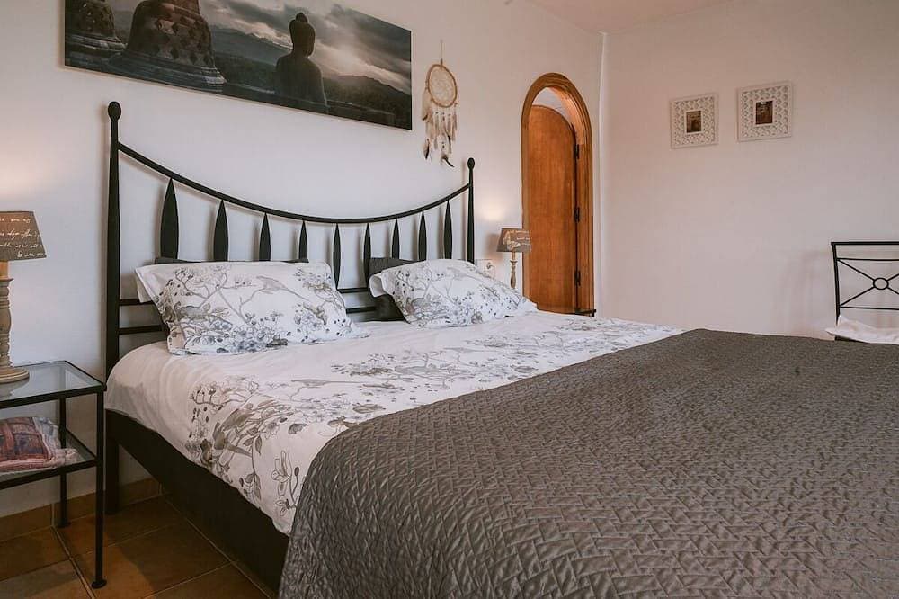 Foto 4 von 30: Amazing villa with pool in a beautiful and quite area