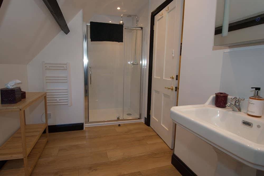Foto 6 von 18: 2nd floor modern flat in large Edwardian house ten minutes’ walk from railway
