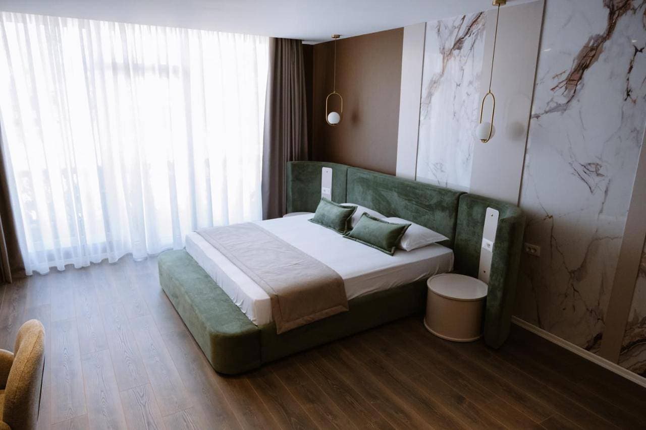 Foto 4 von 16: Double Room with Balcony