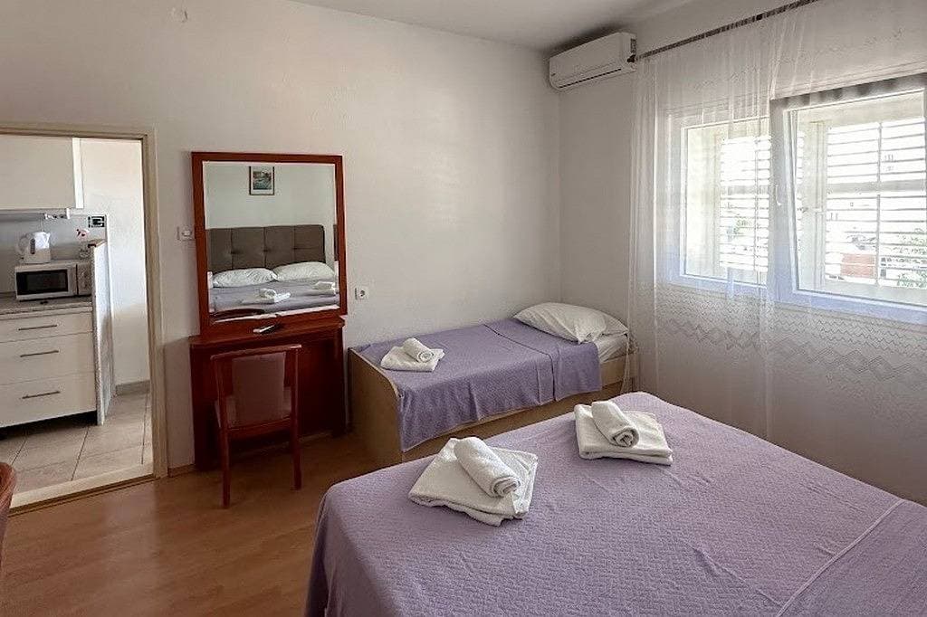 Foto 8 von 12: 2-Zimmer-Ferienwohnung mit Terrasse Zivogosce - Blato, Makarska A-24667-a