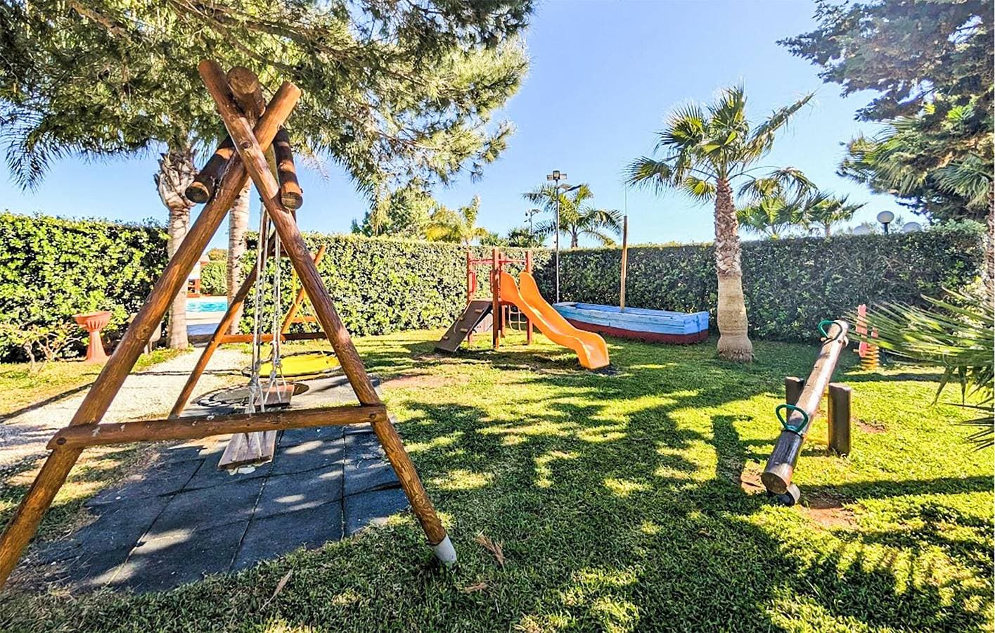 Foto 5 von 14: Rückzugsort am Strand: Pool, AC, Parkplatz, Terrasse
