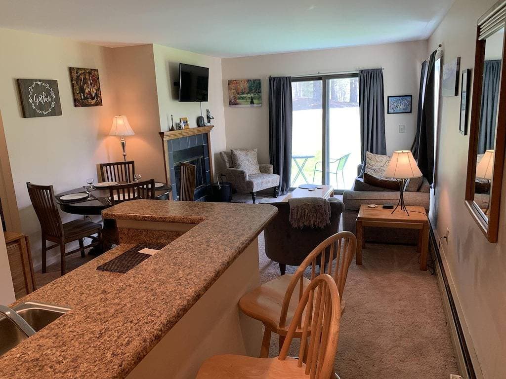 Foto 7 von 17: Komfortables, neu dekoriertes Condo am Mount Snow; kostenloser Shuttle