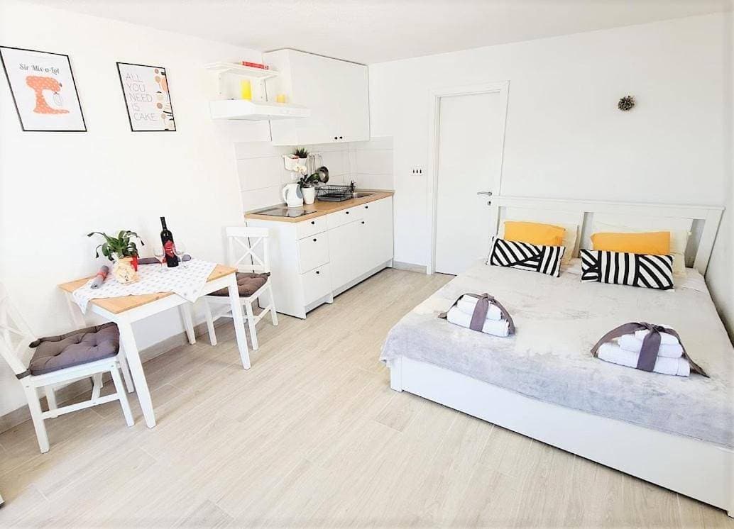 Foto 5 von 12: One-Bedroom Apartment