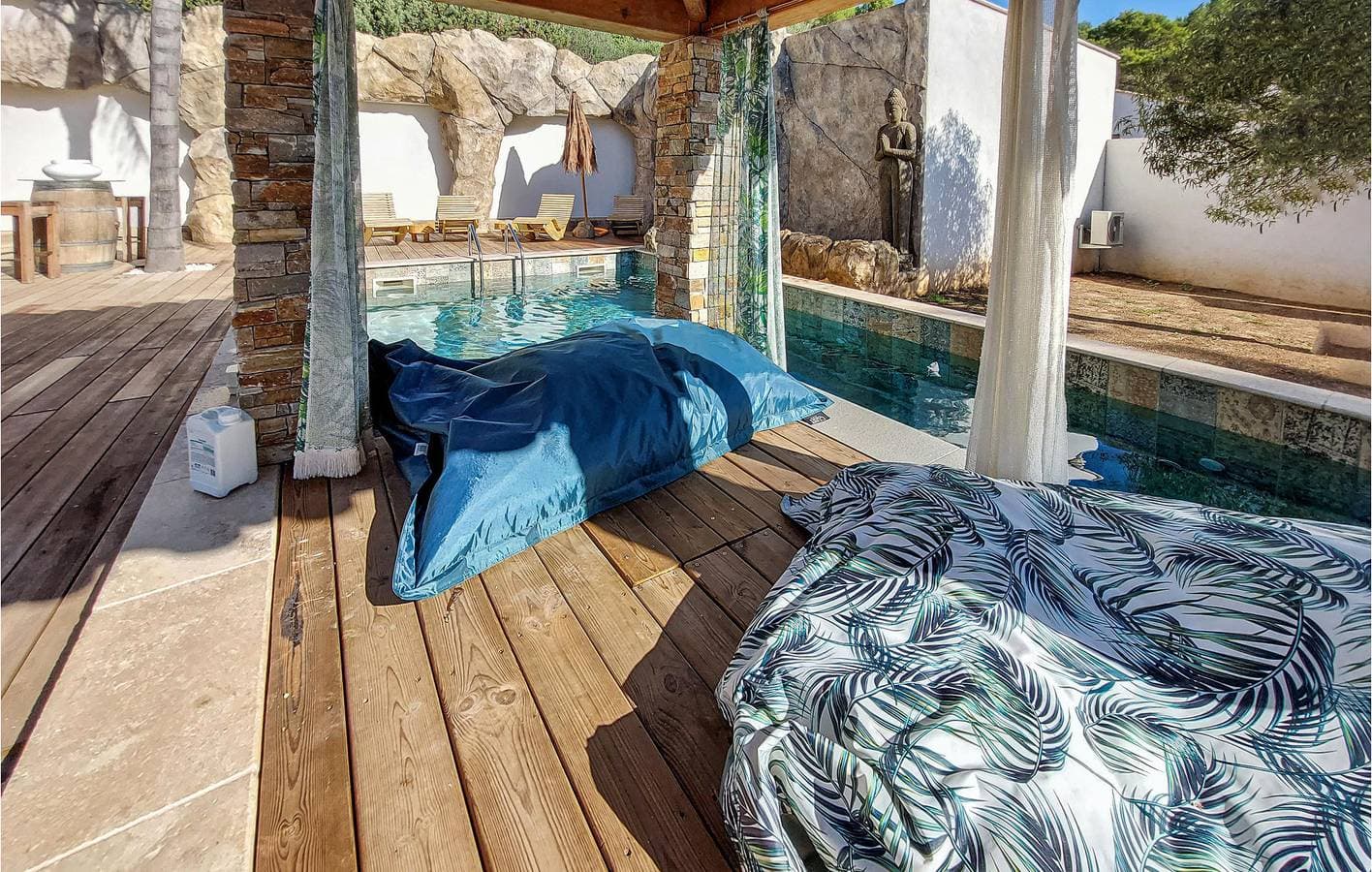 Foto 7 von 41: Poolside Getaway mit Parkplatz & WiFi