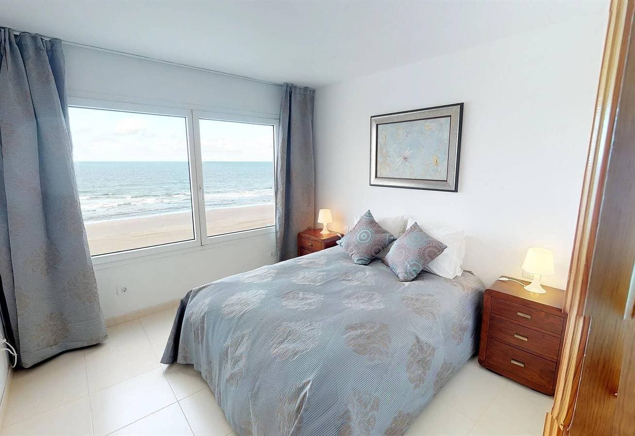 Foto 8 von 33: Wunderschöne Villa am Strand mit Meerblick, privatem Pool und WLAN