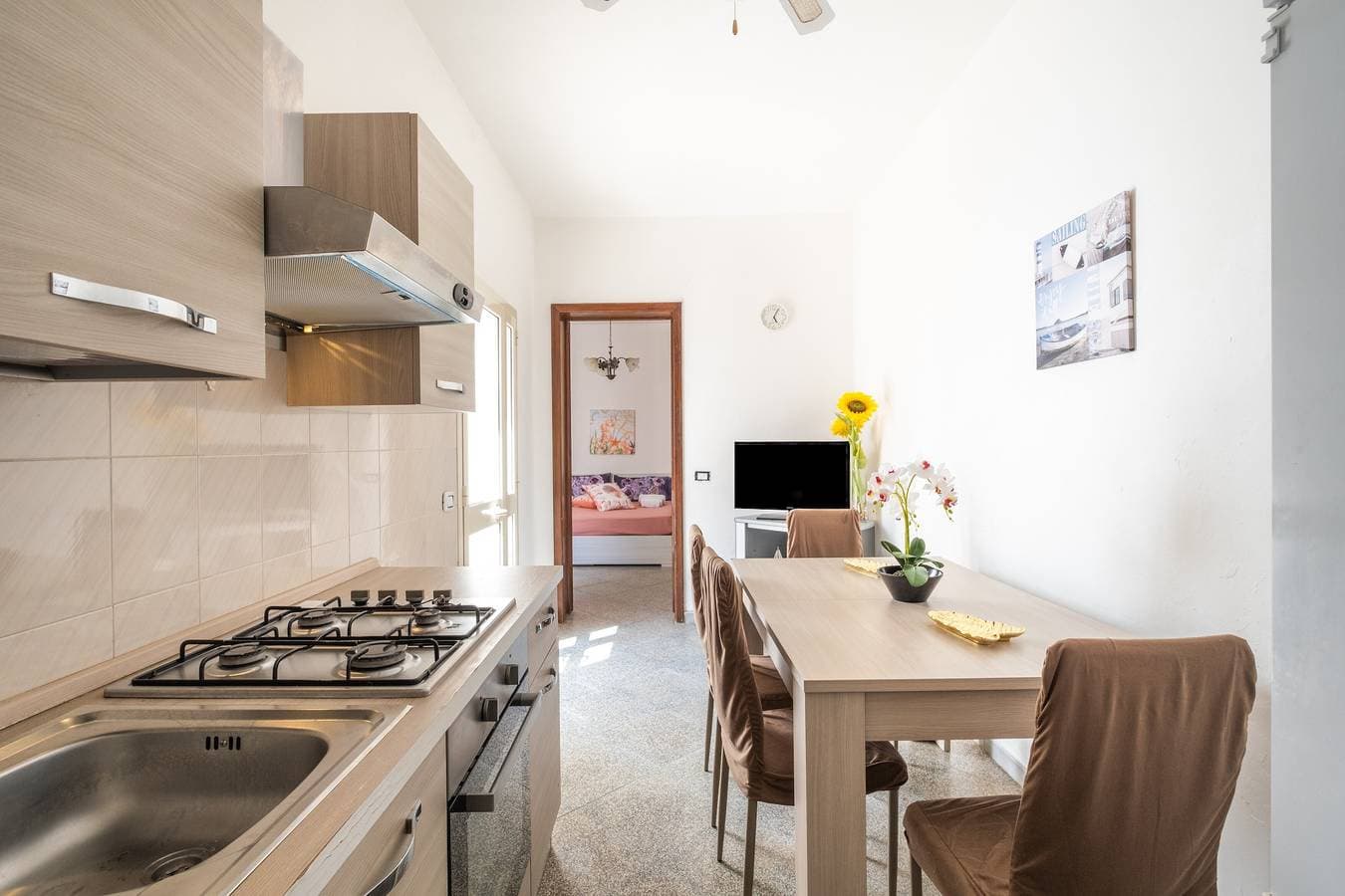Foto 10 von 31: Ferienhaus 'Luna Di Mare' mit Meerblick, Gemeinschaftsterrasse und Klimaanlage