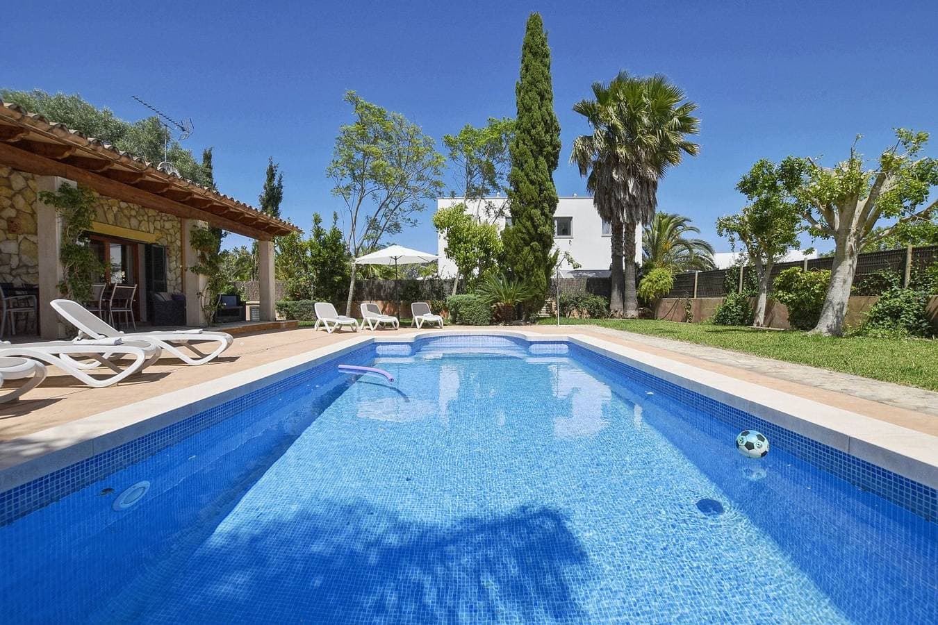 Foto 2 von 27: Ferienhaus 'Correfoc' mit privatem Pool, WLAN und Klimaanlage