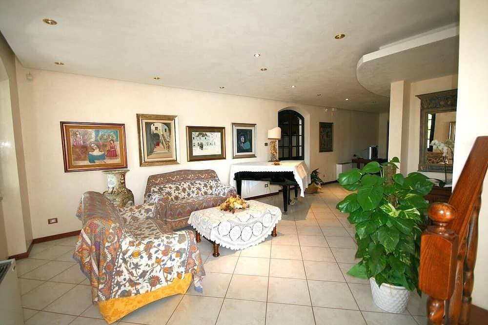 Foto 12 von 21: Villa Trapezio with private pool and tennis court