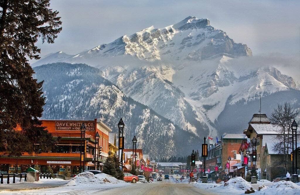Foto 9 von 24: Cozy King Room in Downtown Banff