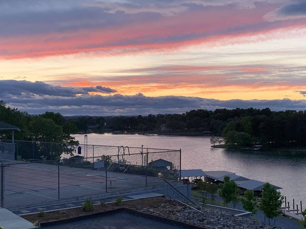Foto 11 von 32: Belview Bay Condo, Best Sunsets Ever