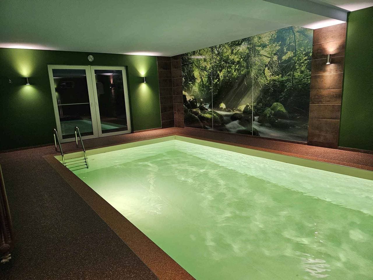 Foto 7 von 33: Ferienhaus mit Garten und eigenem Schwimmbad