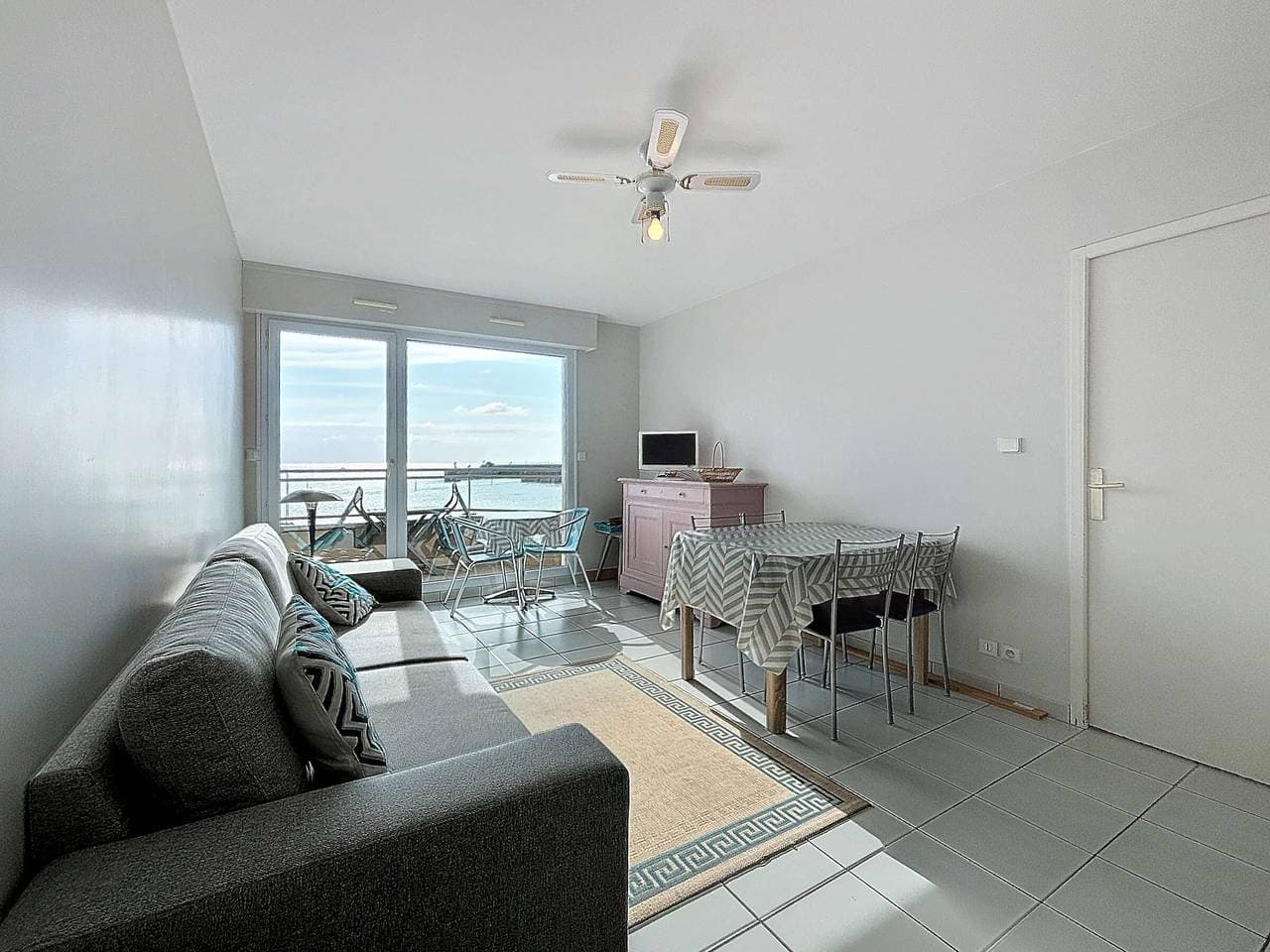Foto 5 von 21: Wohnung mit Balkon, nahe Stränden und Geschäften