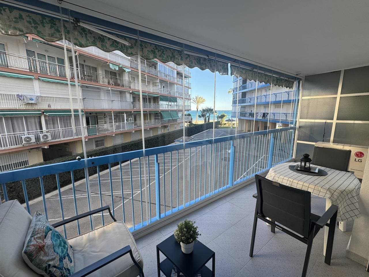 Foto 2 von 34: Ferienwohnung für 4 Personen mit Meerblick
