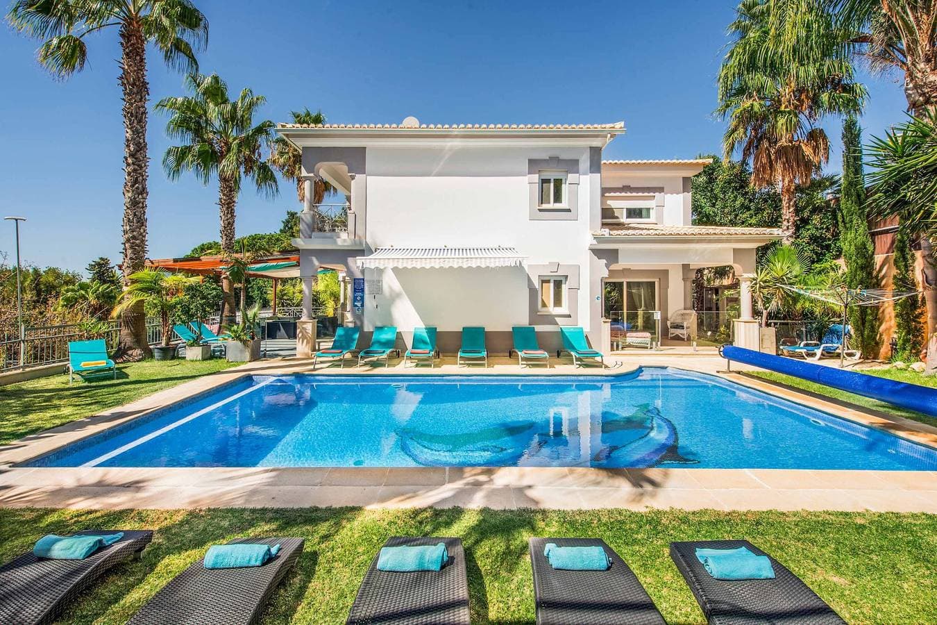 Foto 2 von 60: Villa für 16 Personen mit Garten
