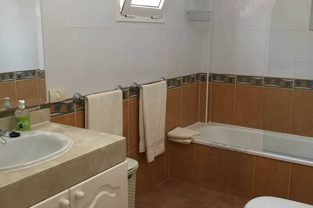 Foto 7 von 20: Neu möbliertes, Stadthaus, ruhige Wohnanlage, großer, privater Pool