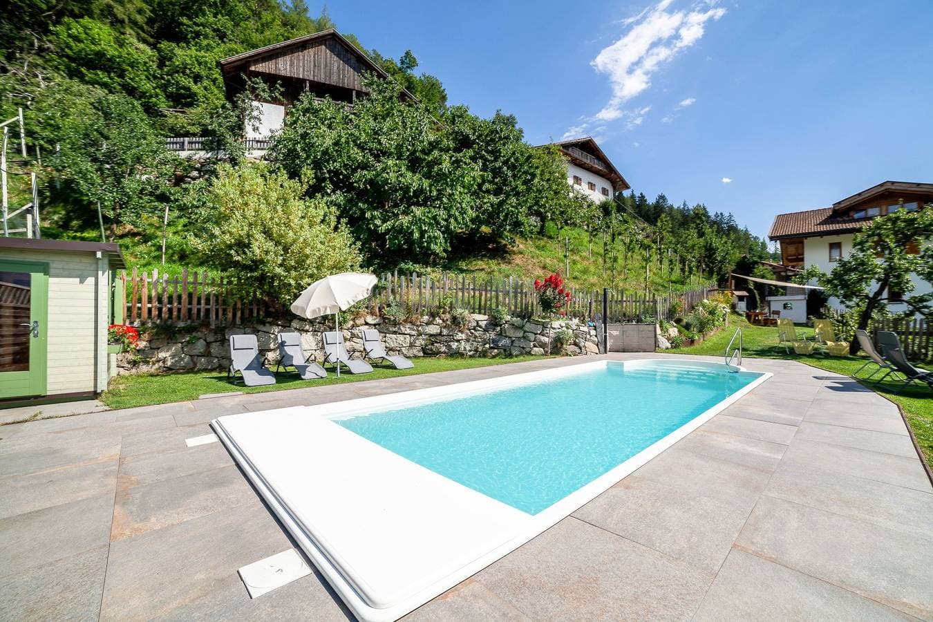 Foto 9 von 24: Ferienwohnung 'Roath Hof 3' mit Bergblick, Gemeinschaftsgarten und Wi-Fi