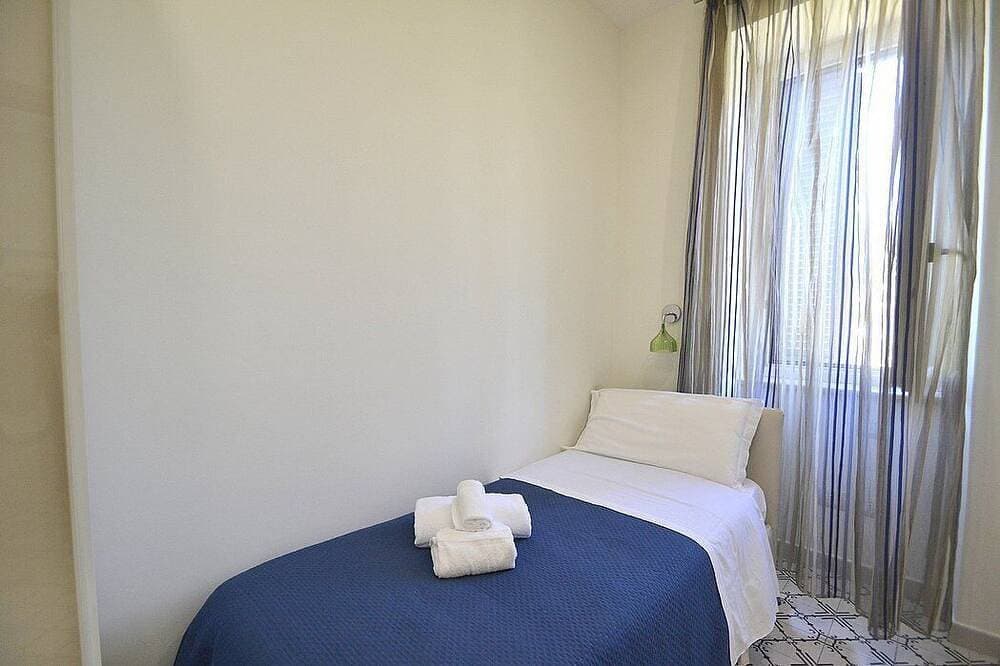Foto 6 von 30: Villa Elicona E: A welcoming apartment situated in a central location, at a short distance from the Cathedral of Ravello, with Free Wi-Fi.
