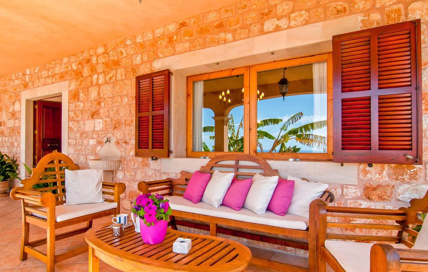 Foto 6 von 37: Rückzugsort mit Meerblick, Pool, Terrasse und AC in der Nähe von Restaurants und Stadtzentrum
