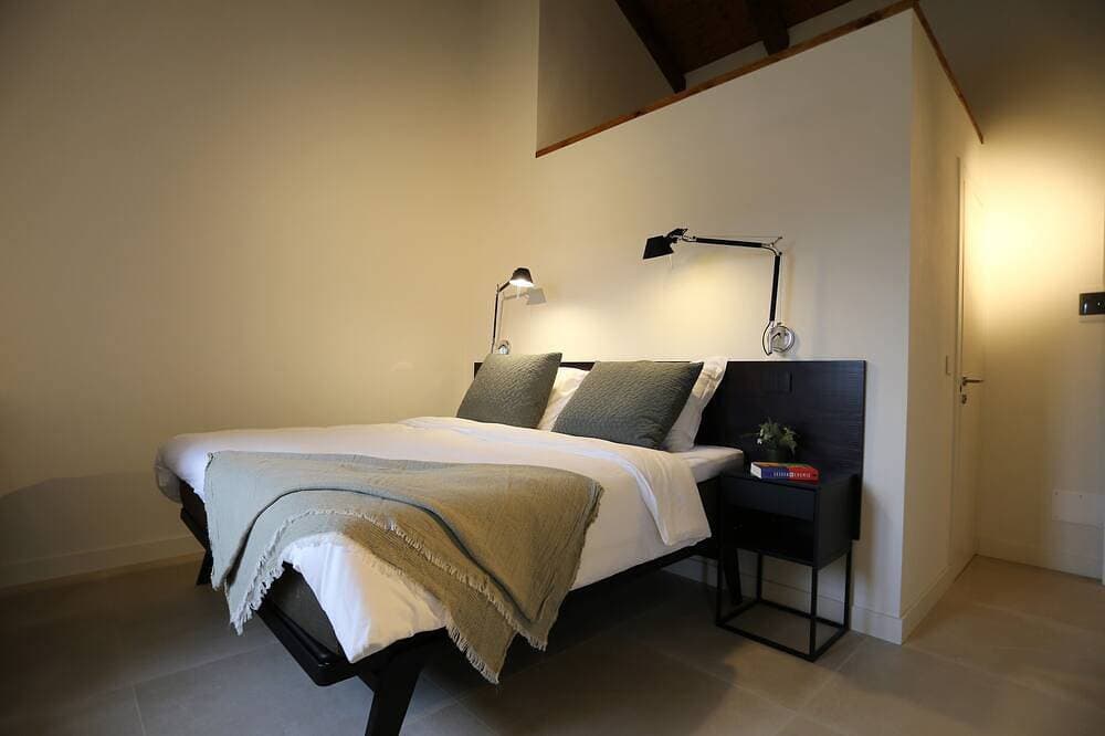 Foto 3 von 30: Spectacular villa with private pool and views on the vineyards and the alps