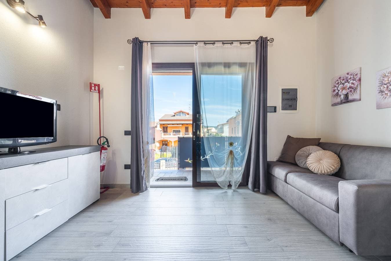 Foto 2 von 34: Ferienwohnung 'Matilde' mit Bergblick, Wi-Fi und Klimaanlage