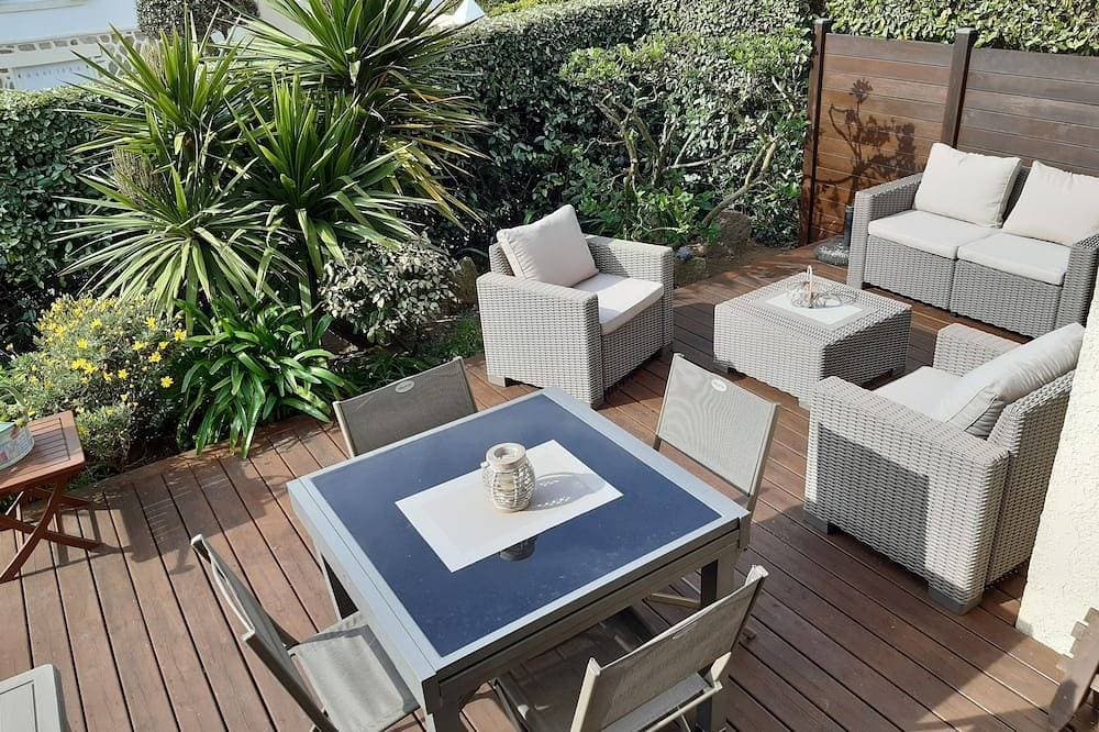 Apartment in small residence 300 m from beach and town center 1