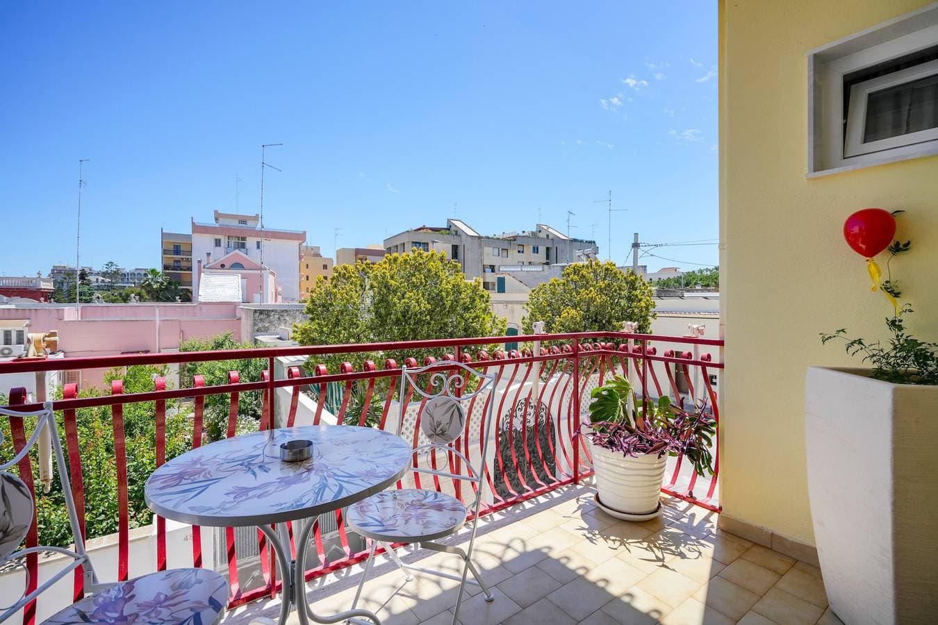 Foto 2 von 22: Zimmer 'Casa Merlino - Matrimoniale' mit Balkon, WLAN und Klimaanlage
