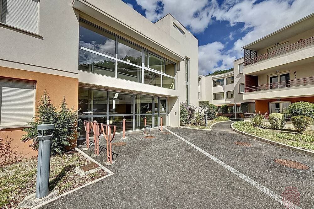 Foto 6 von 20: Gemütliche 2-Zi.-Wohnung mit Terrasse, Klimaanlage und WLAN, nah an Therme und Innenstadt