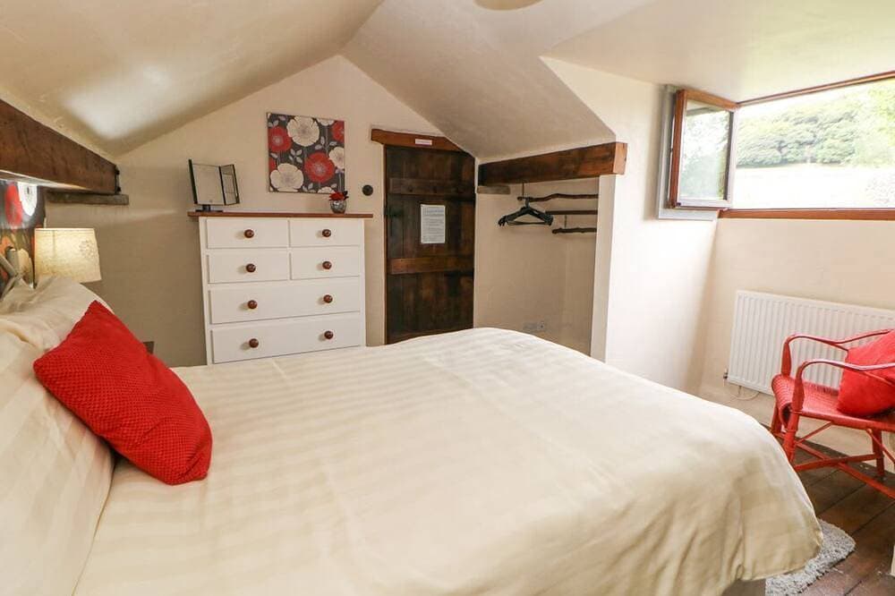 Foto 5 von 30: Courtyard Cottage, Peak Forest