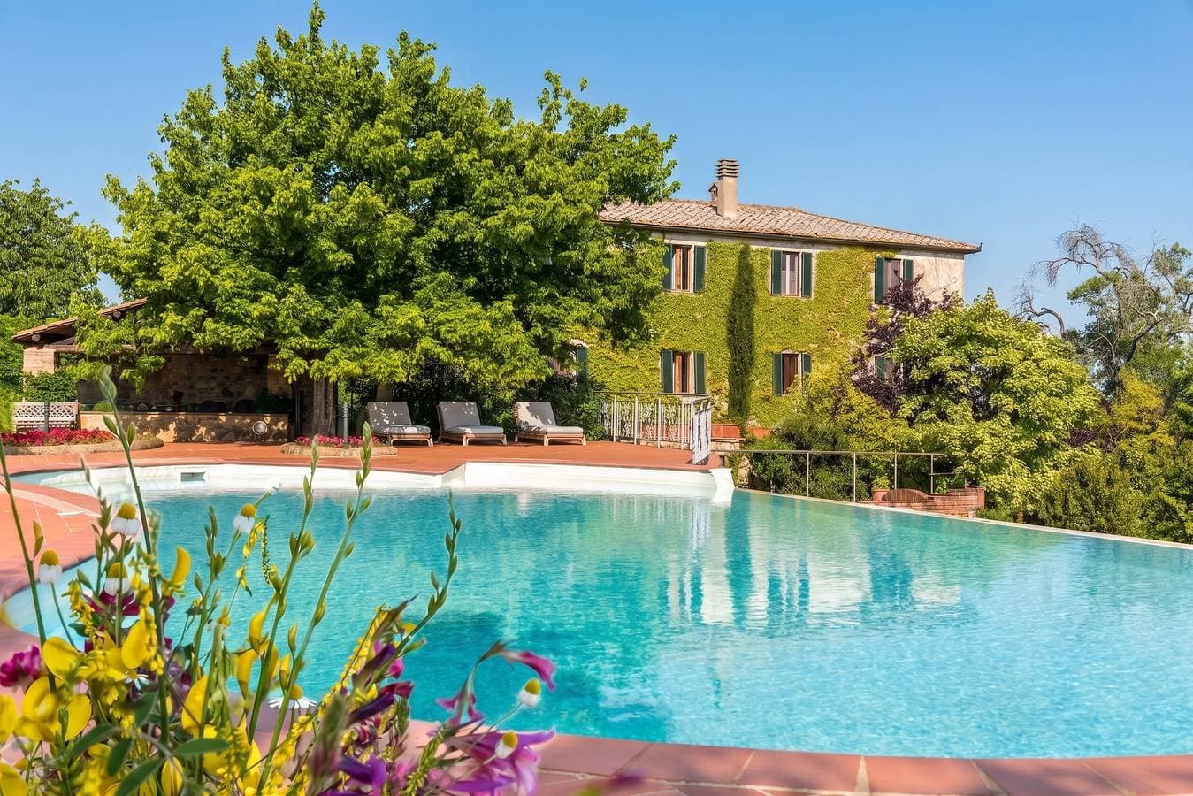 Apartment mit Terrasse und Pool in Murlo 1