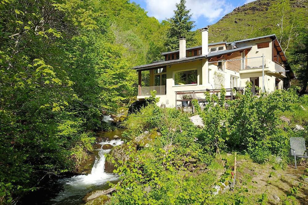 The River Mountain House at 1,000m altitude in the Pyrenées-Orièntales 1