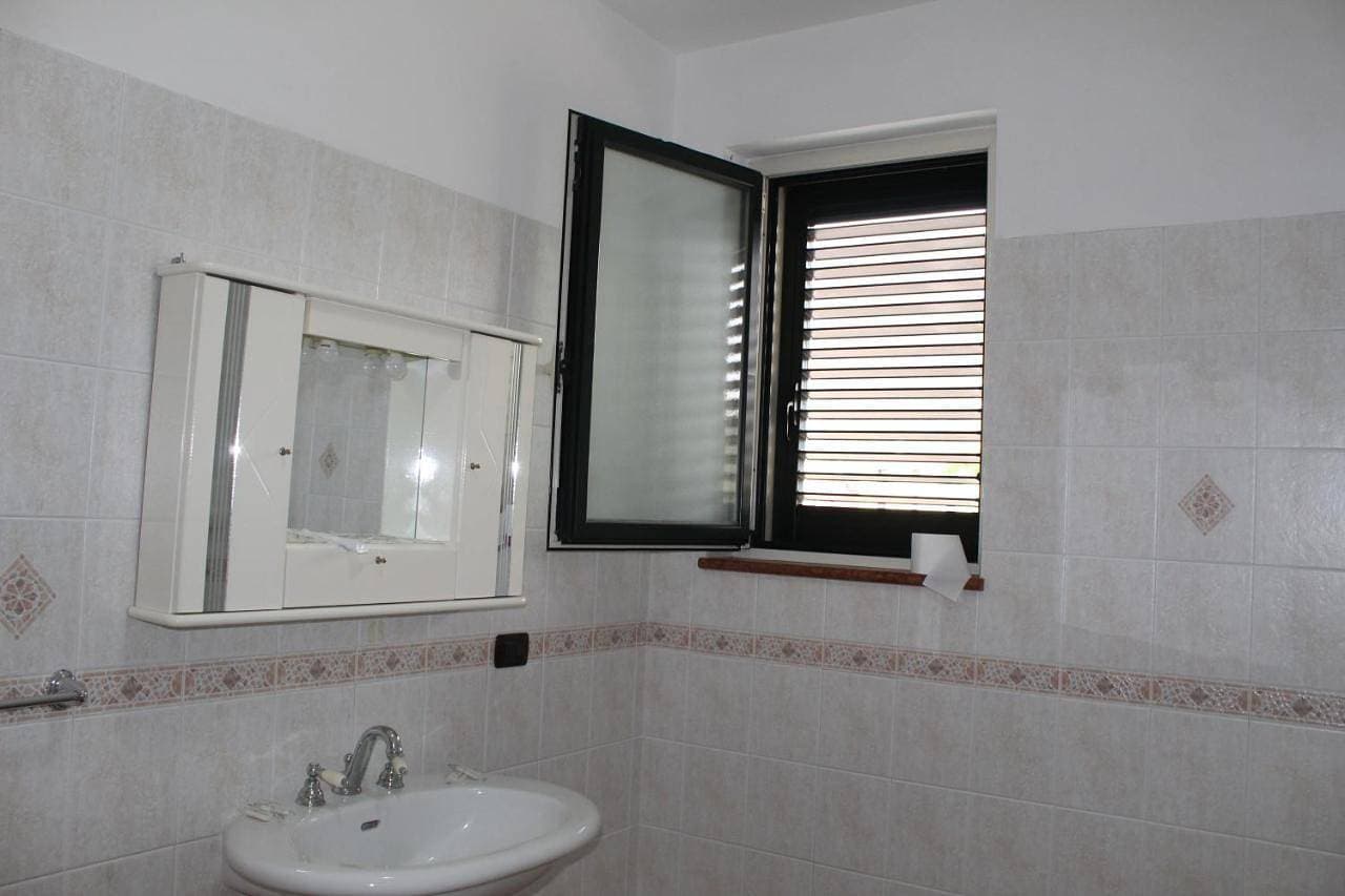 Foto 9 von 13: Double Room with Shared Bathroom