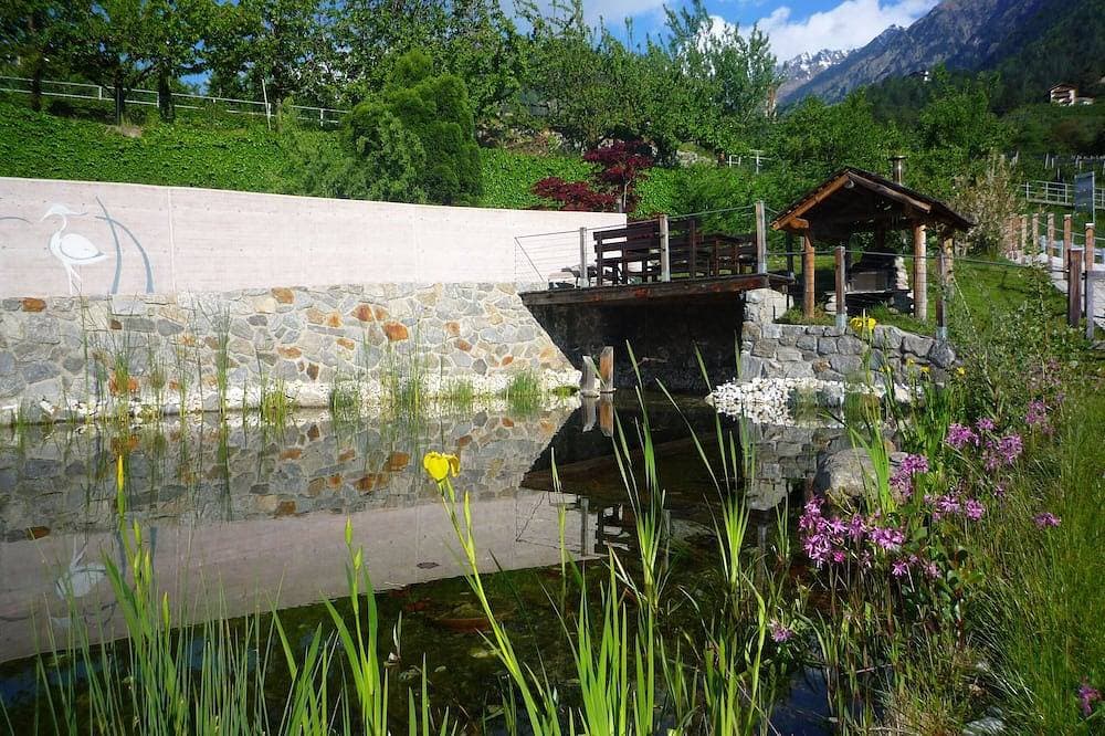 Foto 13 von 27: Ferienwohnung mit großem Panoramabalkon und biologischem Naturbadeteich