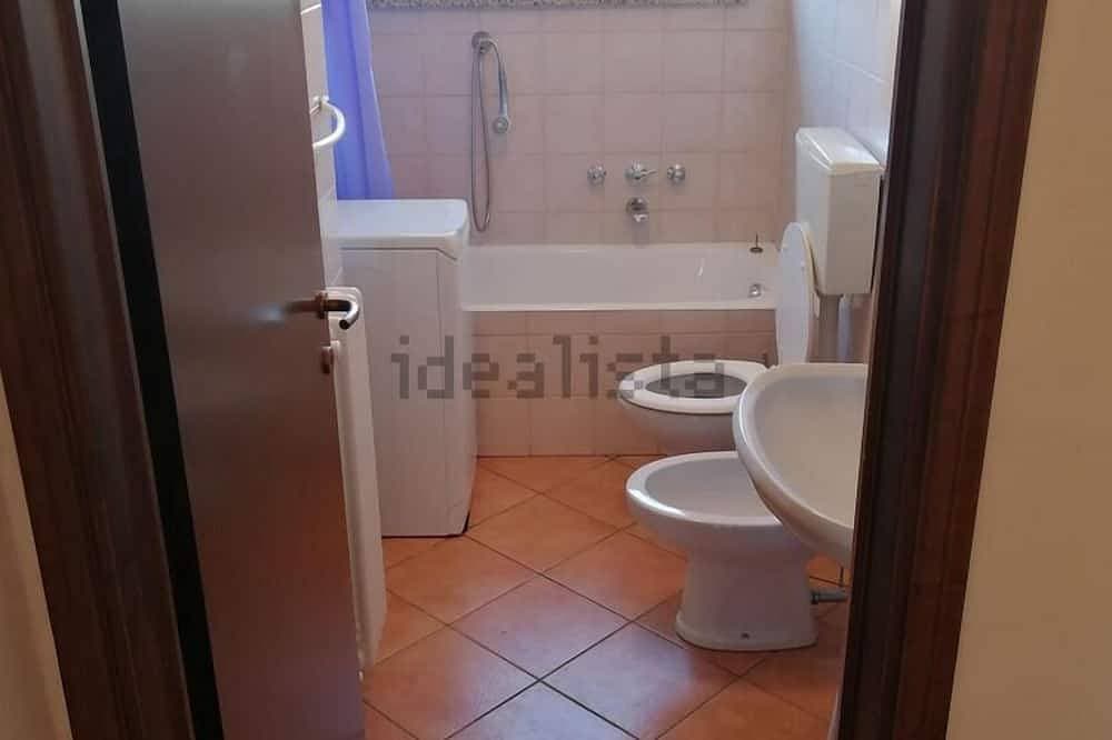 Foto 3 von 13: Gemütlicher Dachboden in Dervio