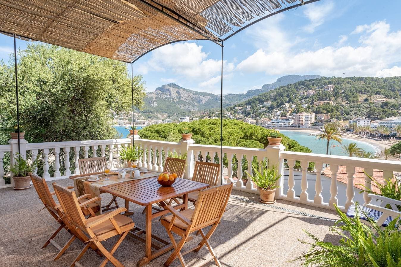 Foto 2 von 27: Villa am Strand mit Meerblick in Port de Sóller, Garten und WLAN