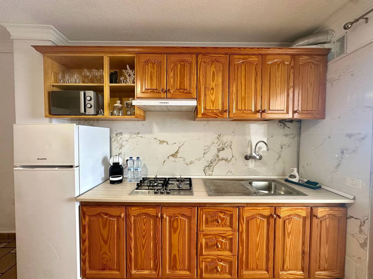 Foto 4 von 30: Ferienwohnung 'Casita Acogedora Frente Al Mar' mit privater Terrasse und WLAN