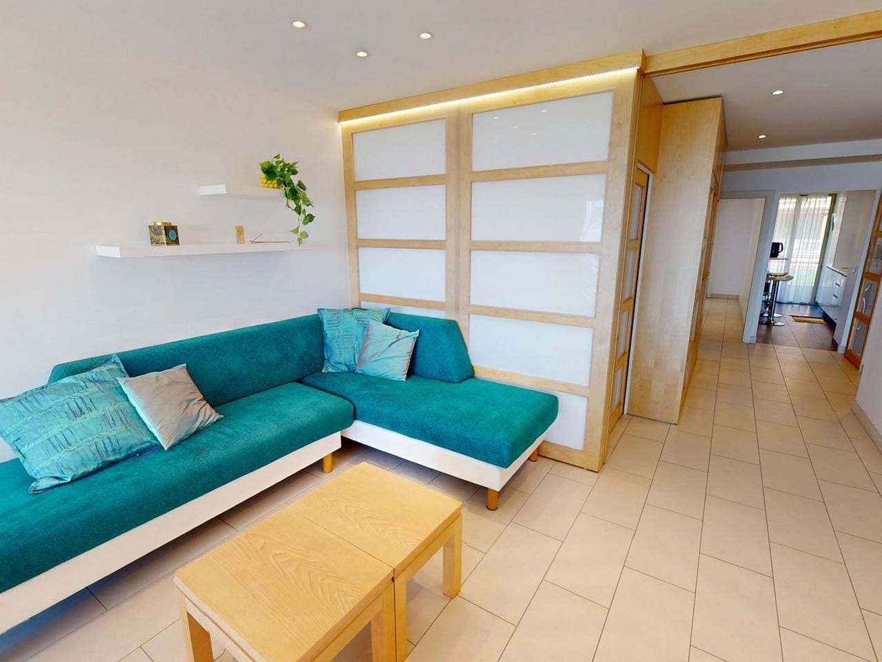 Foto 4 von 17: Geräumiges renoviertes 2P mit Meerblick, Terrasse und Garage