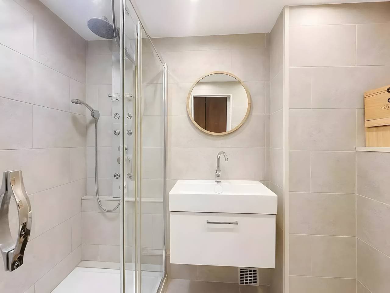 Foto 5 von 10: Appartement „Le Balcon Des Arènes“: Bergblick, Gemeinschaftspool und WLAN