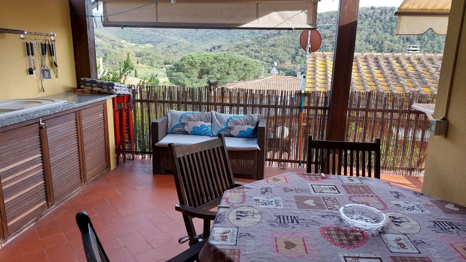 Foto 12 von 120: Villa für 6 Personen mit Balkon