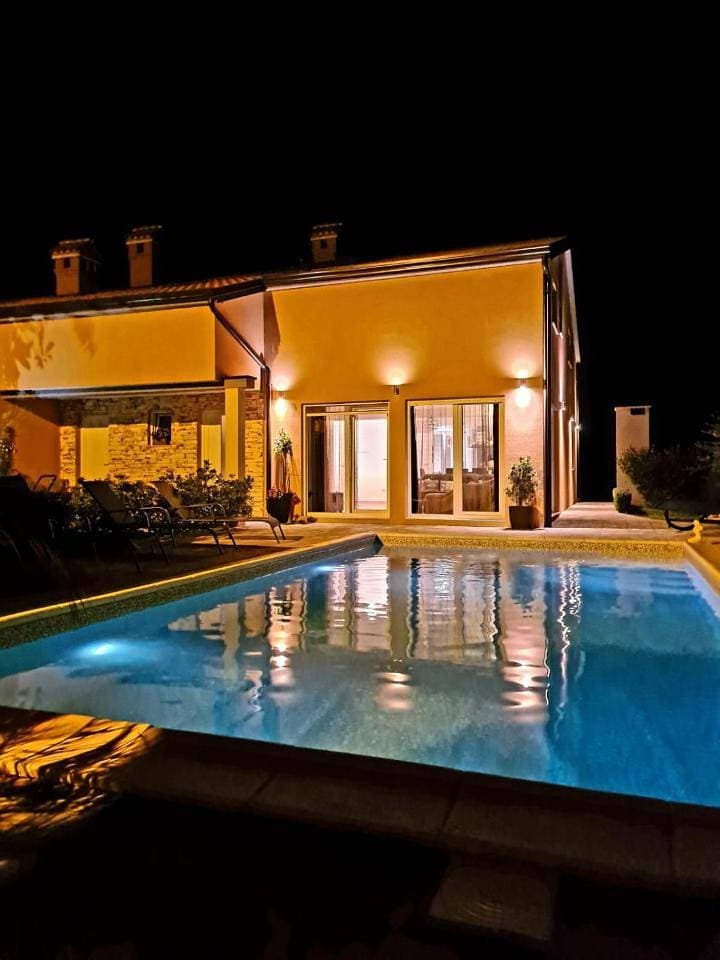 Foto 9 von 49: Villa with Private Pool