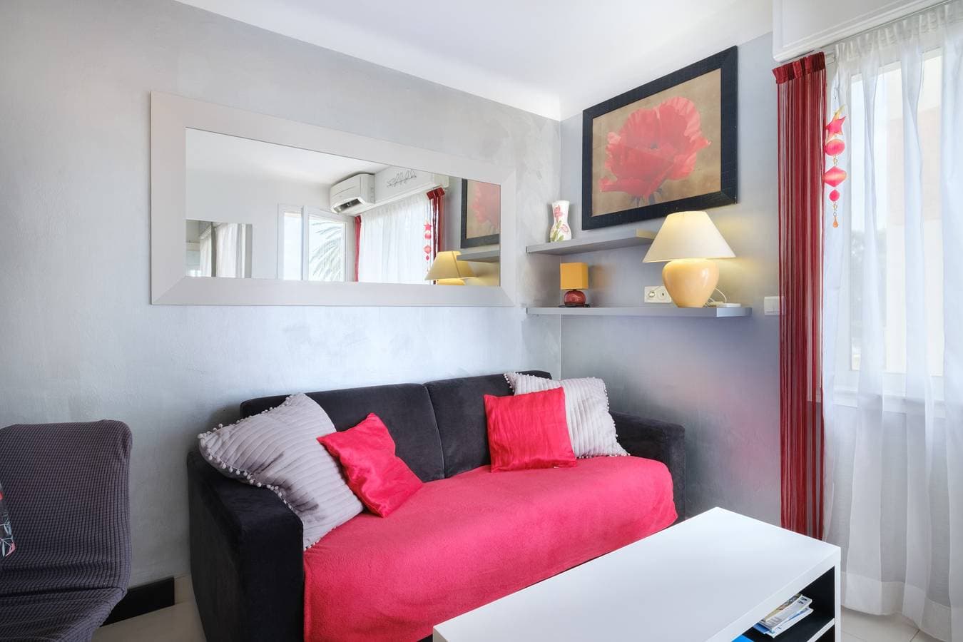 Foto 4 von 22: Ferienwohnung 'Les Pins' mit Meerblick, Wi-Fi und Klimaanlage